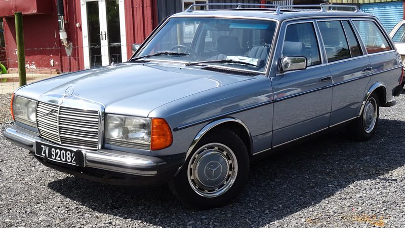 1984 Mercedes-Benz 280TE 5 Seat (W123) For Sale (picture 1 of 150)