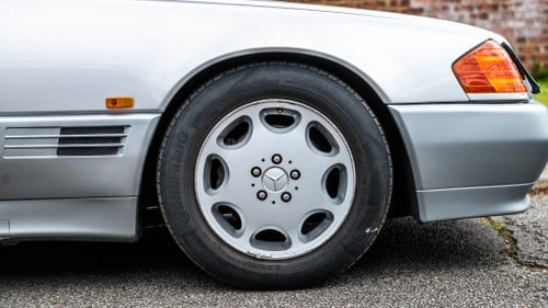 1993 Mercedes-Benz 300-24 SL (R129) For Sale (picture 10 of 204)