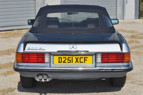 1987 Mercedes-Benz 300 SL (R107) En venta (imagen 115 de 183)