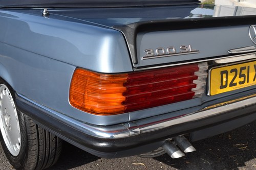 1987 Mercedes-Benz 300 SL (R107) En venta (imagen 116 de 183)
