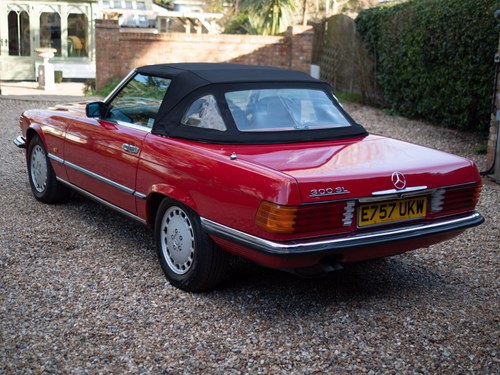 1987 Mercedes Benz 300 SL (R107) In vendita (immagine 13 di 253)