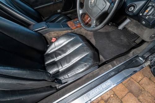 1992 Mercedes-Benz SL300 R129 For Sale (picture 22 of 177)