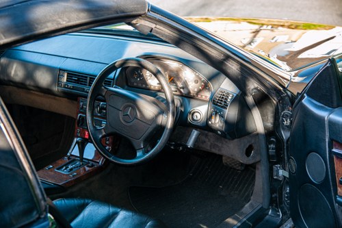 1992 Mercedes-Benz SL300 R129 For Sale (picture 17 of 177)