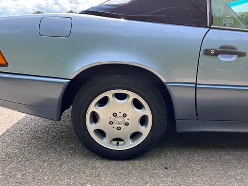 1992 Mercedes-Benz 300 SL 24 (R129) zum Verkauf (Bild 29 von 96)