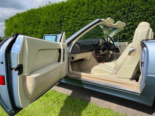 1992 Mercedes-Benz 300 SL 24 (R129) zum Verkauf (Bild 33 von 96)