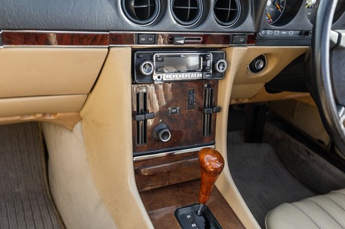 1988 Mercedes-Benz R107 300SL zum Verkauf (Bild 97 von 236)