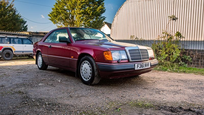 1989 Mercedes-Benz 300CE W124 For Sale (picture 1 of 62)