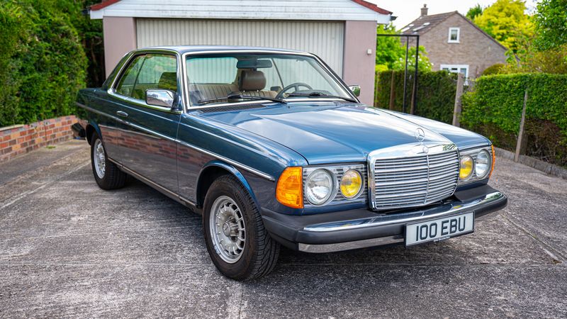1984 Mercedes-Benz 300CD Turbo Diesel LHD For Sale (picture 1 of 178)