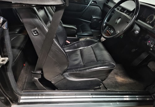 1991 Mercedes-Benz 300CE 24v Sportline zum Verkauf (Bild 34 von 77)