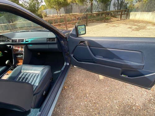 1988 Mercedes-Benz 300CE à vendre (picture 42 of 91)