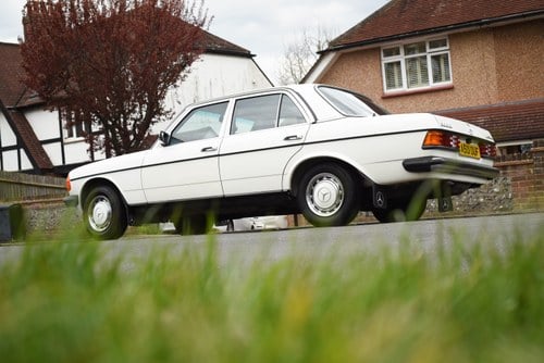 1984 Mercedes-Benz 300D Auto (W123) En venta (imagen 15 de 140)