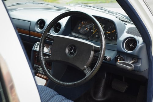 1984 Mercedes-Benz 300D Auto (W123) En venta (imagen 28 de 140)