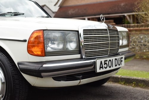 1984 Mercedes-Benz 300D Auto (W123) En venta (imagen 75 de 140)