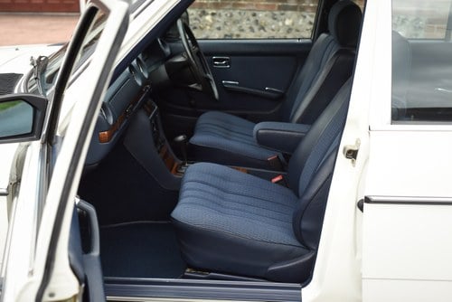 1984 Mercedes-Benz 300D Auto (W123) En venta (imagen 59 de 140)