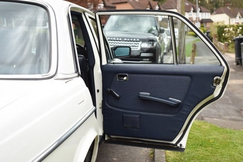 1984 Mercedes-Benz 300D Auto (W123) En venta (imagen 52 de 140)