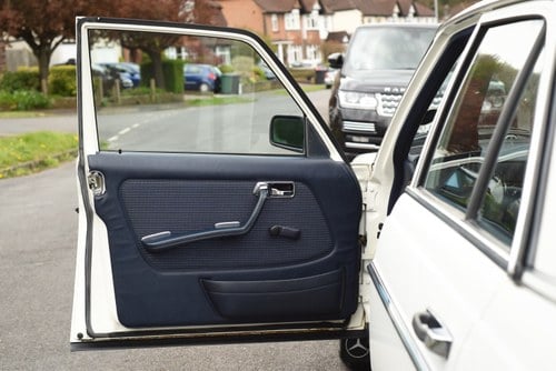 1984 Mercedes-Benz 300D Auto (W123) En venta (imagen 49 de 140)