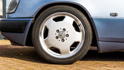 1993 Mercedes 300E-24 Auto W124 à vendre (picture 15 of 132)