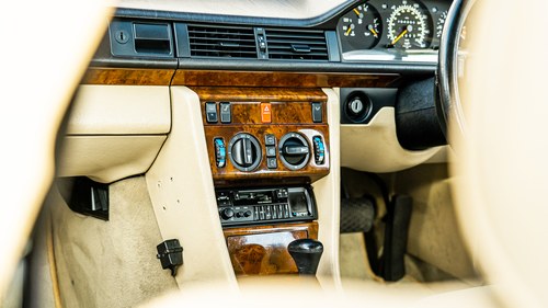 1993 Mercedes 300E-24 Auto W124 à vendre (picture 27 of 132)