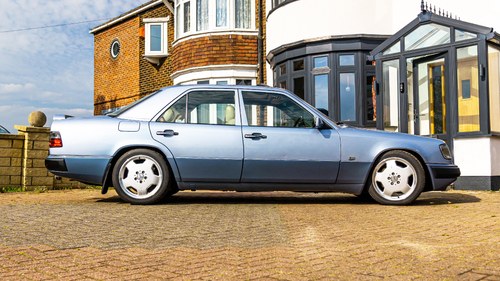 1993 Mercedes 300E-24 Auto W124 à vendre (picture 11 of 132)