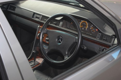 1992 Mercedes-Benz 300E (W124) zum Verkauf (Bild 86 von 161)