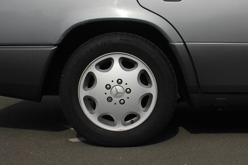 1992 Mercedes-Benz 300E (W124) zum Verkauf (Bild 28 von 161)