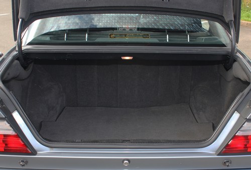 1992 Mercedes-Benz 300E (W124) zum Verkauf (Bild 88 von 161)