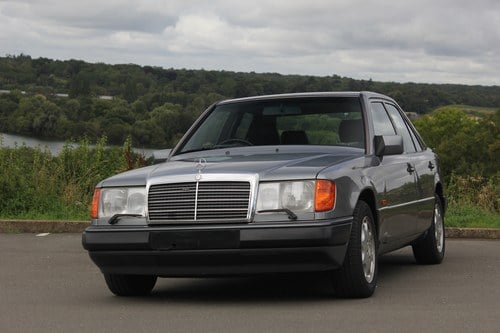 1992 Mercedes-Benz 300E (W124) zum Verkauf (Bild 4 von 161)