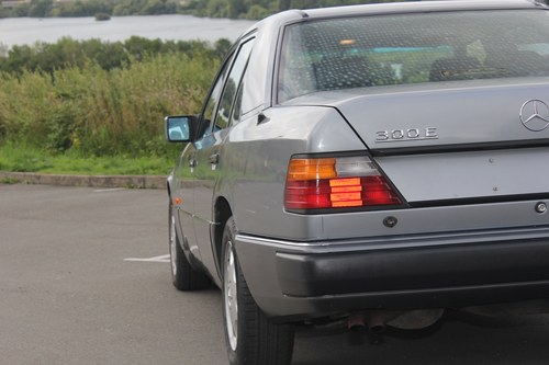 1992 Mercedes-Benz 300E (W124) zum Verkauf (Bild 106 von 161)