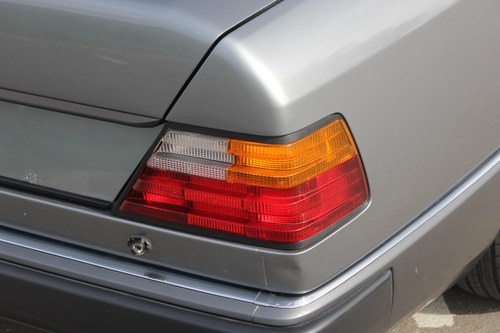 1992 Mercedes-Benz 300E (W124) zum Verkauf (Bild 121 von 161)