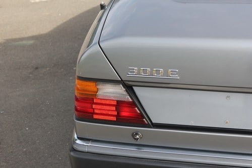 1992 Mercedes-Benz 300E (W124) zum Verkauf (Bild 119 von 161)