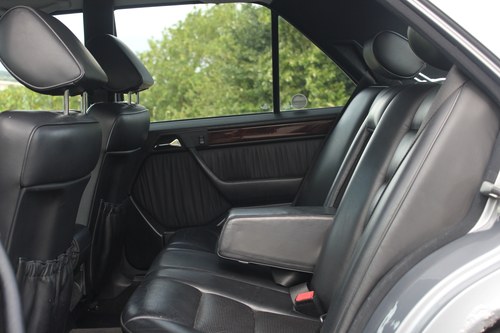 1992 Mercedes-Benz 300E (W124) zum Verkauf (Bild 56 von 161)