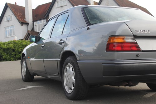 1992 Mercedes-Benz 300E (W124) zum Verkauf (Bild 115 von 161)
