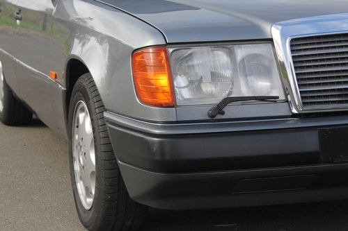 1992 Mercedes-Benz 300E (W124) zum Verkauf (Bild 131 von 161)