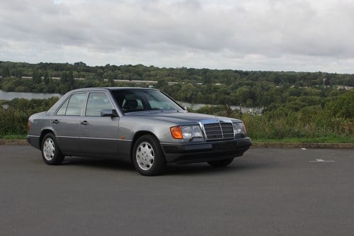 1992 Mercedes-Benz 300E (W124) zum Verkauf (Bild 9 von 161)