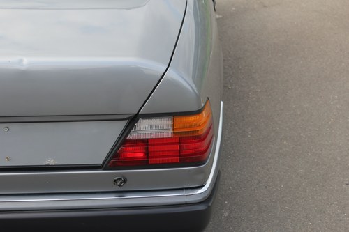 1992 Mercedes-Benz 300E (W124) zum Verkauf (Bild 104 von 161)