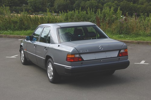 1992 Mercedes-Benz 300E (W124) zum Verkauf (Bild 6 von 161)