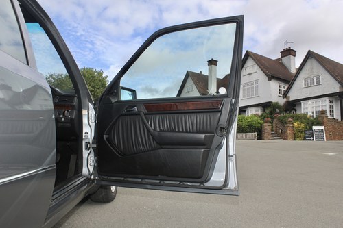 1992 Mercedes-Benz 300E (W124) zum Verkauf (Bild 34 von 161)