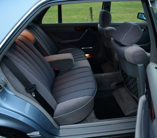 1988 Mercedes-Benz 300SEL W126 zum Verkauf (Bild 36 von 64)