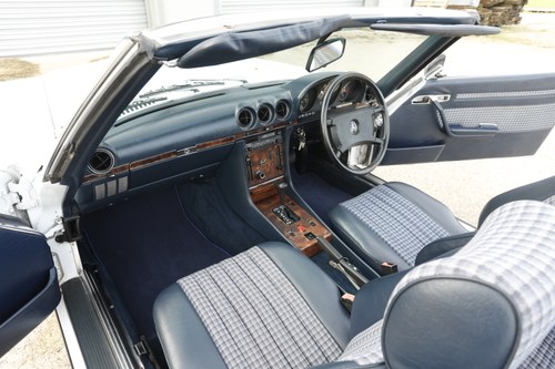 1986 Mercedes-Benz 300 SL (R107) zum Verkauf (Bild 53 von 218)