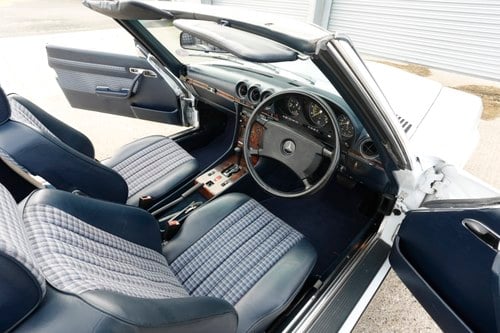 1986 Mercedes-Benz 300 SL (R107) zum Verkauf (Bild 56 von 218)