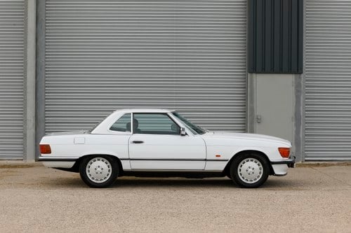 1986 Mercedes-Benz 300 SL (R107) zum Verkauf (Bild 18 von 218)