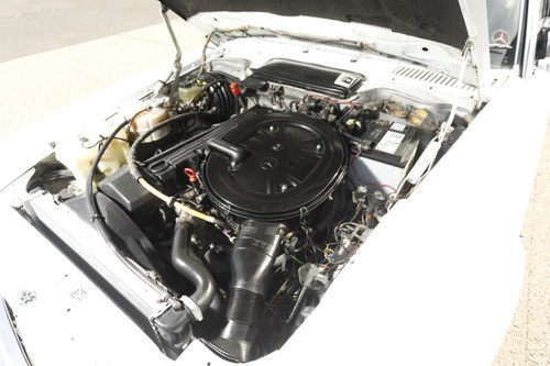 1986 Mercedes-Benz 300 SL (R107) zum Verkauf (Bild 155 von 218)