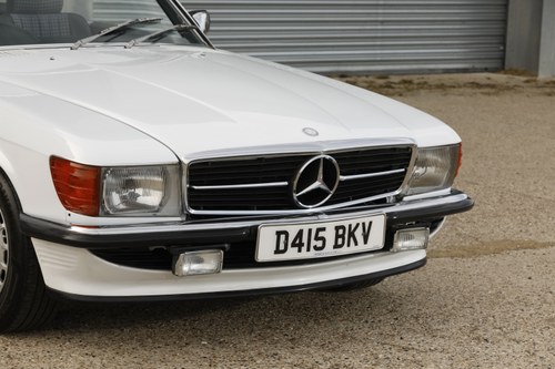 1986 Mercedes-Benz 300 SL (R107) zum Verkauf (Bild 104 von 218)