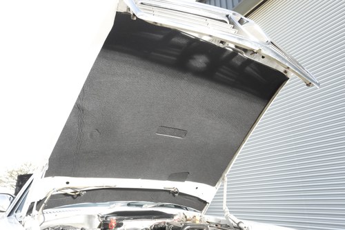 1986 Mercedes-Benz 300SL (R107) For Sale (picture 182 of 225)