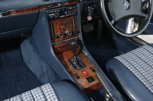 1986 Mercedes-Benz 300SL (R107) For Sale (picture 87 of 225)