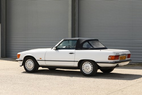 1986 Mercedes-Benz 300SL (R107) For Sale (picture 35 of 225)