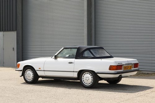 1986 Mercedes-Benz 300SL (R107) For Sale (picture 33 of 225)