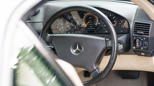 1991 Mercedes-Benz 300SL (R129) For Sale (picture 24 of 140)