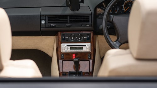 1991 Mercedes-Benz 300SL (R129) For Sale (picture 26 of 140)