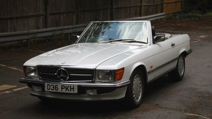 1987 Mercedes-Benz 300SL (R107)